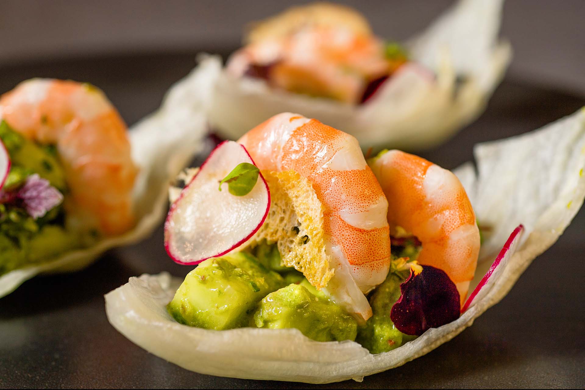 Aguachile with shrimp in iceberg nests - 7 Thalasses