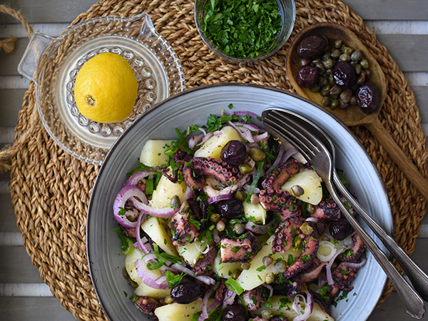 Octopus salad with potatoes - 7 Thalasses